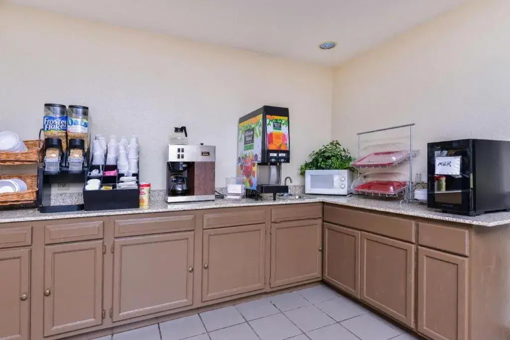 Baymont by Wyndham Acworth Baymont by Wyndham Acworth