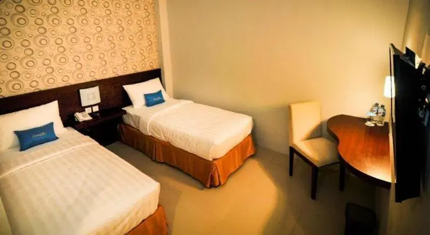 Bed in Zenith Hotel Bed in Zenith Hotel