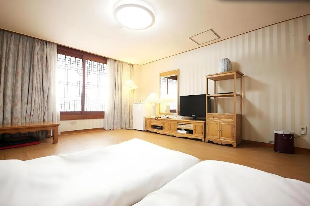 Bed in Seoul Rex Hotel