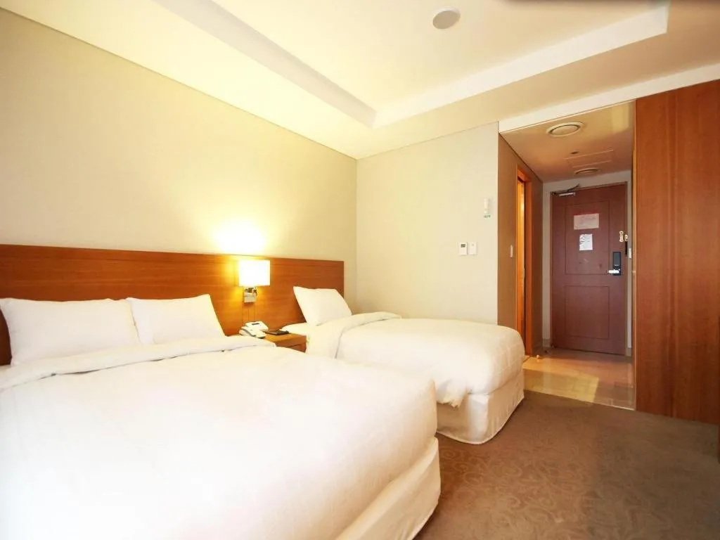 Bed in Seoul Rex Hotel