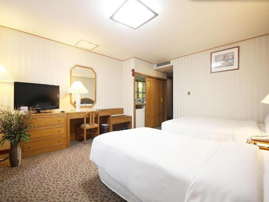 Bed in Seoul Rex Hotel