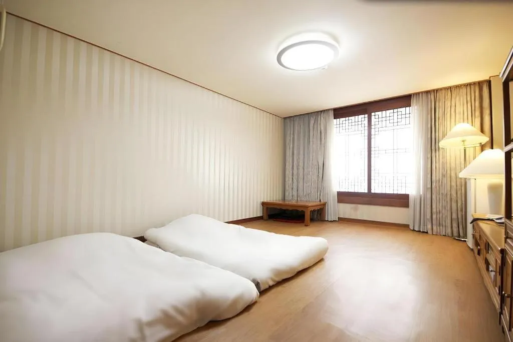 Bed in Seoul Rex Hotel