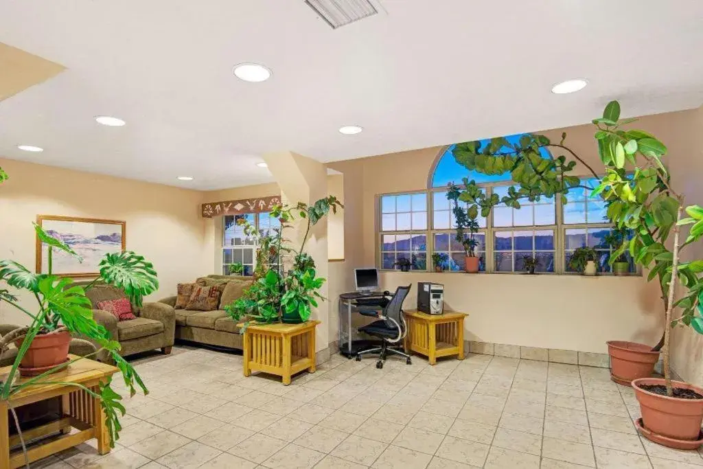 Microtel Inn & Suites by Wyndham Albuquerque West Microtel Inn & Suites by Wyndham Albuquerque West