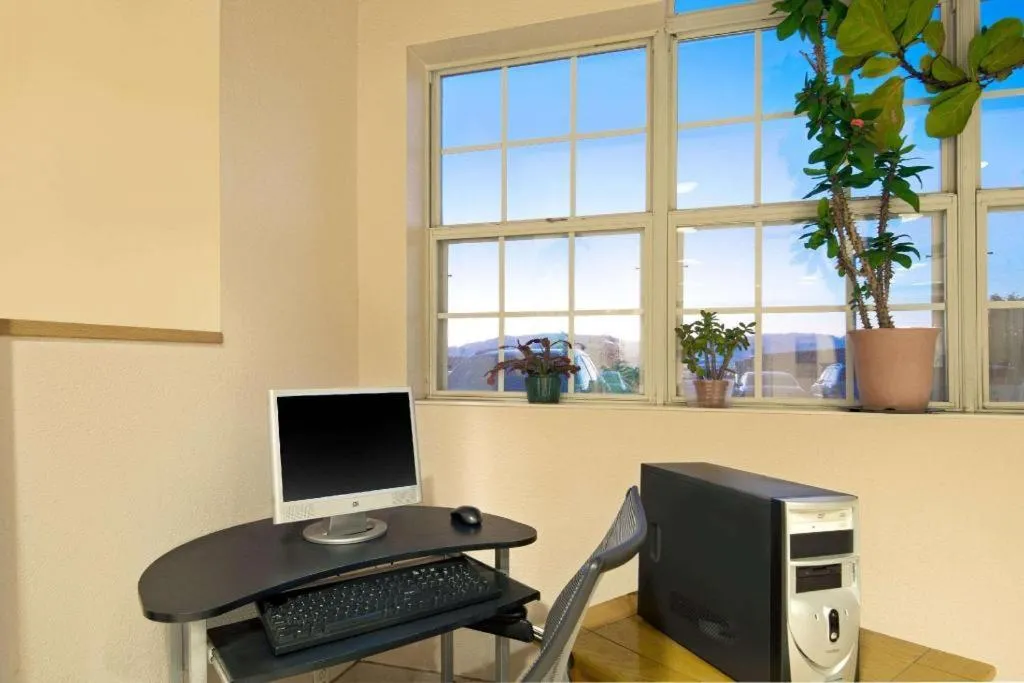 Microtel Inn & Suites by Wyndham Albuquerque West