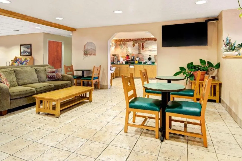 Microtel Inn & Suites by Wyndham Albuquerque West