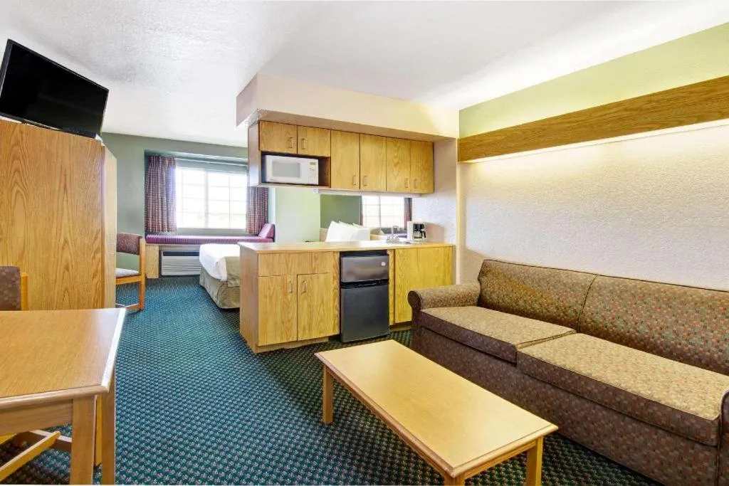 Microtel Inn & Suites by Wyndham Albuquerque West
