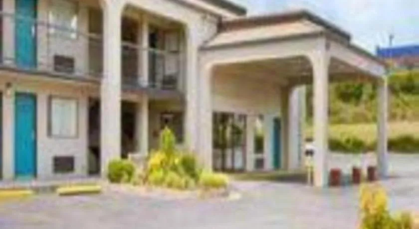 Rodeway Inn & Suites