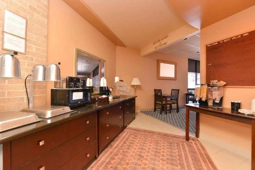 Americas Best Value Inn & Suites Victoria