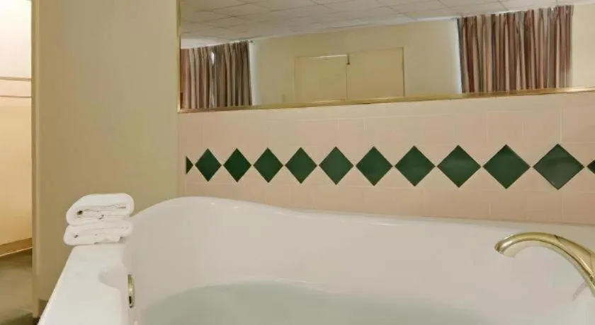 Americas Best Value Inn & Suites Victoria