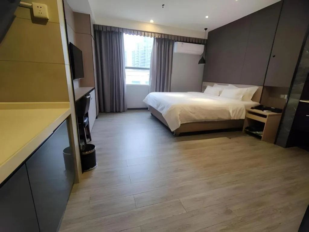 Bed in Hanyong Hotel Shenzhen International Exhibition Center