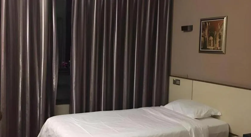 Bed in Hanyong Hotel Shenzhen International Exhibition Center