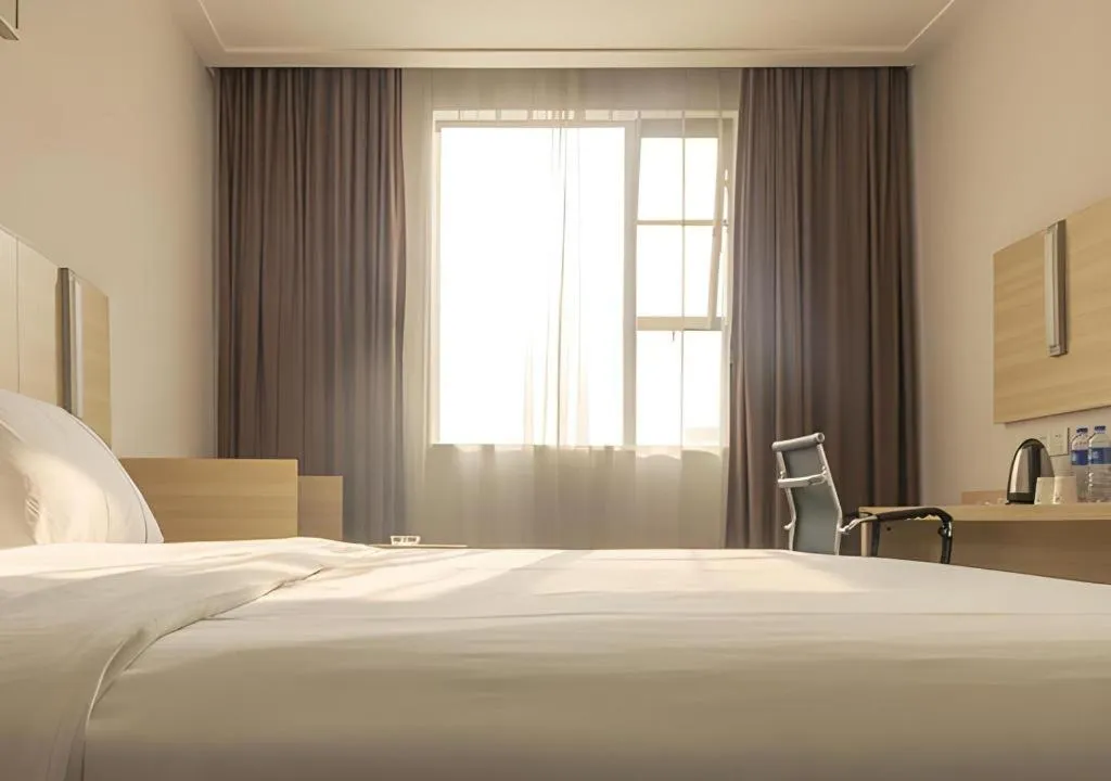 Bed in City Comfort Inn Guahgnzhou Huangpu East District