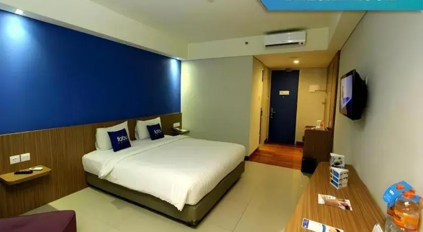 Bed in Indies Style Hotel Bandung Bed in Indies Style Hotel Bandung
