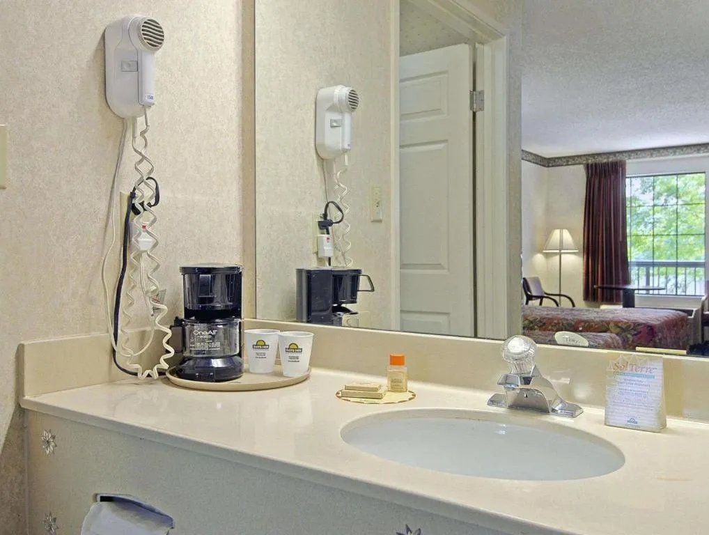 Days Inn & Suites by Wyndham Fort Valley