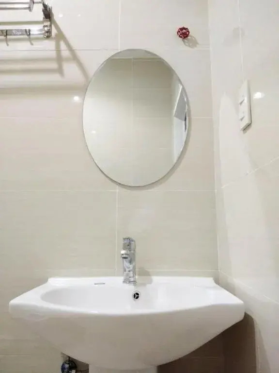 Meaco Royal Hotel- ILagan Meaco Royal Hotel- ILagan