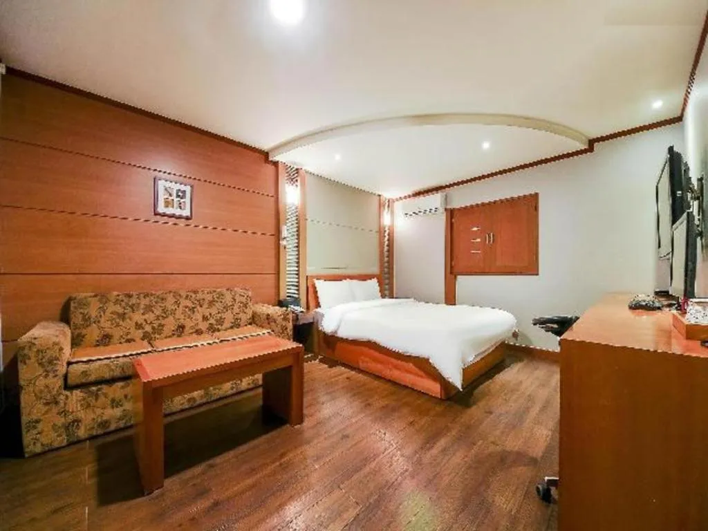 Bed in Hotel J Suwon