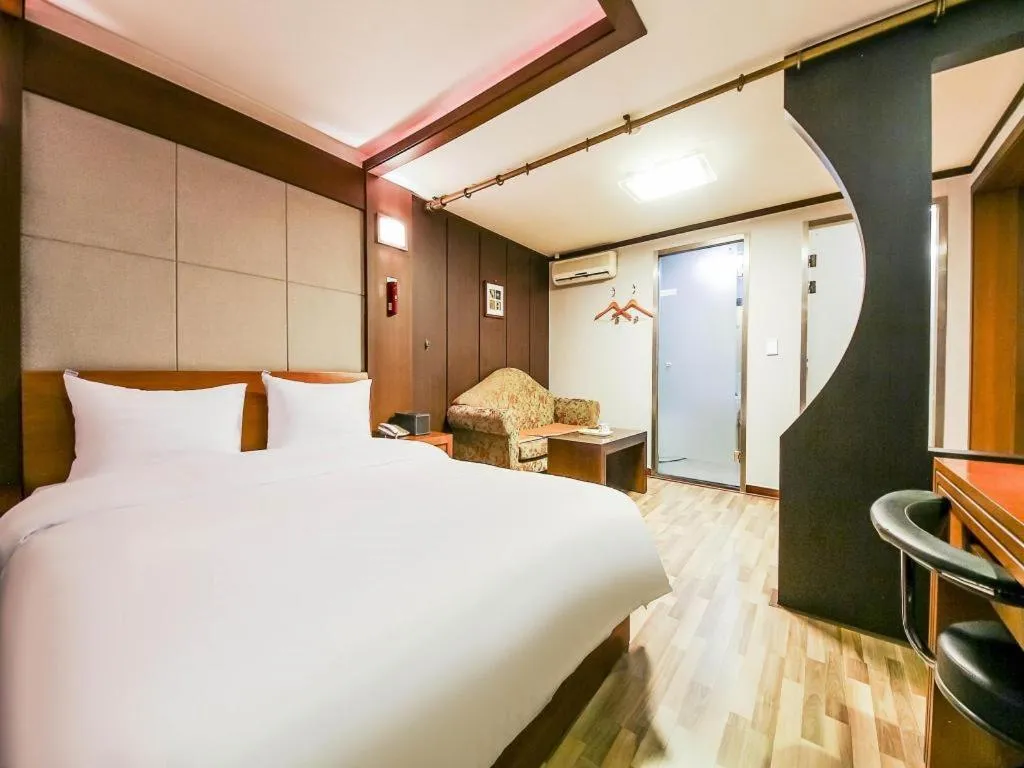 Bed in Hotel J Suwon