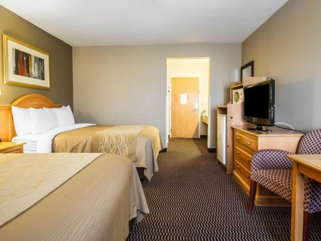 Bed in Comfort Inn Tucson Central