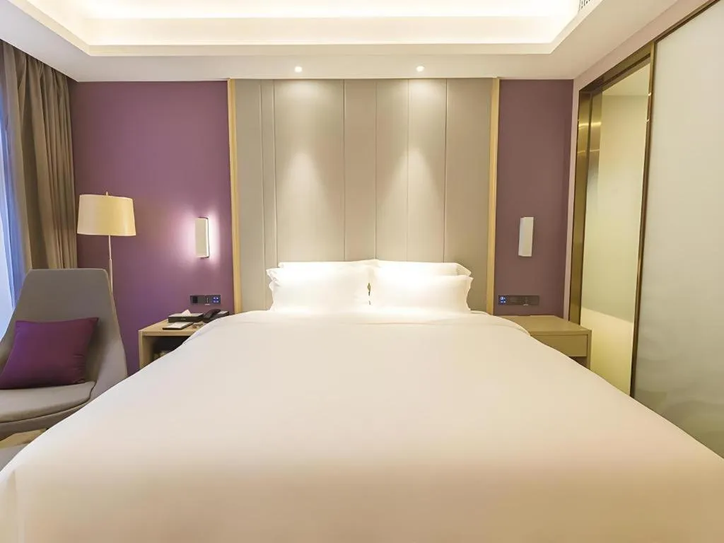 Bed in Lavande Hotels Guangzhou Zhihui City