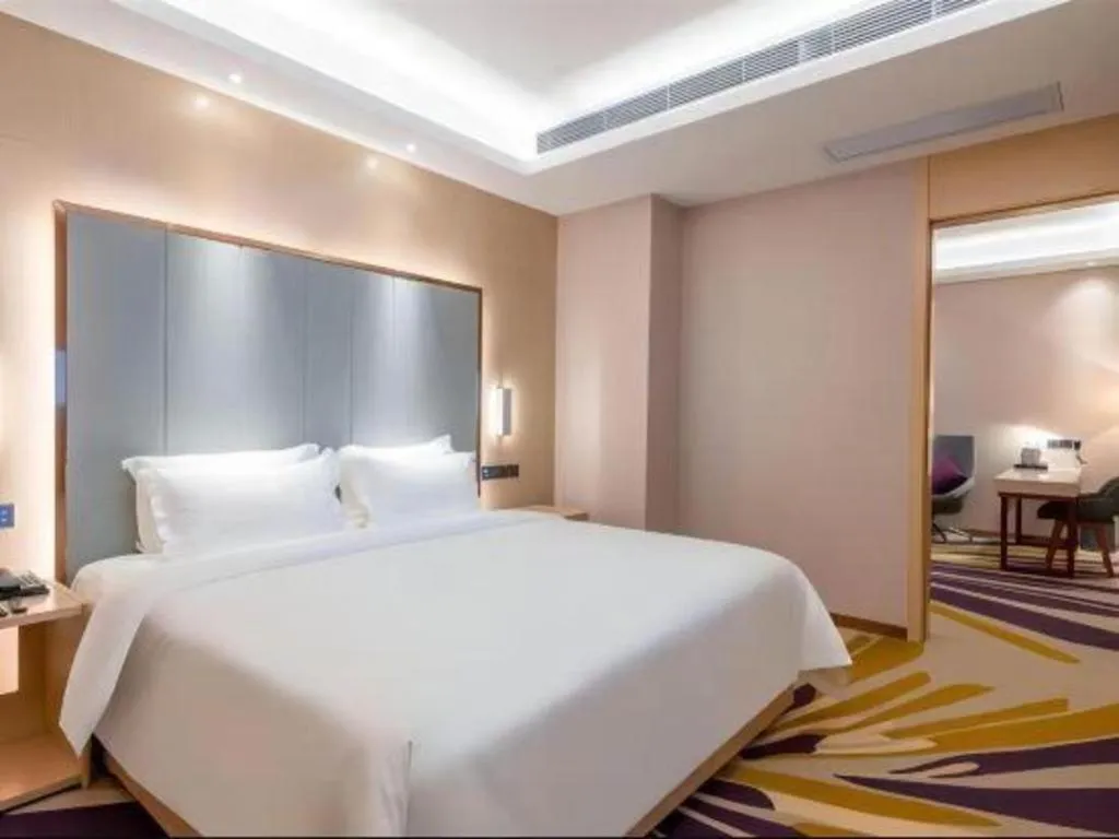 Bed in Lavande Hotels Guangzhou Zhihui City
