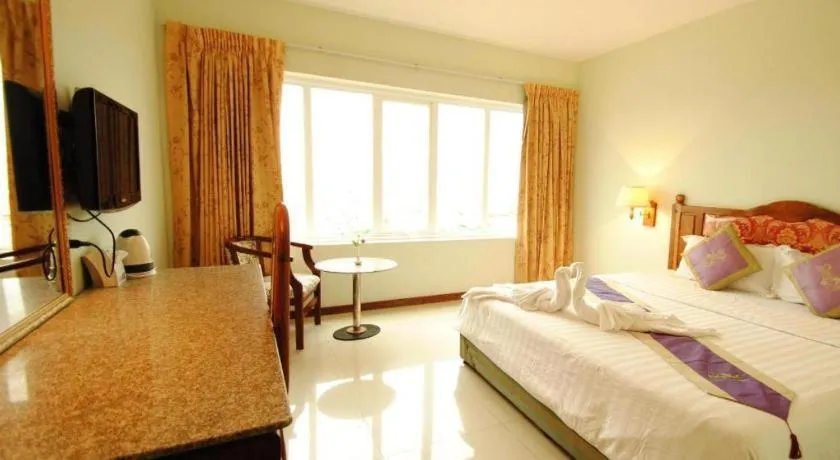 Bed in Midland Hotel