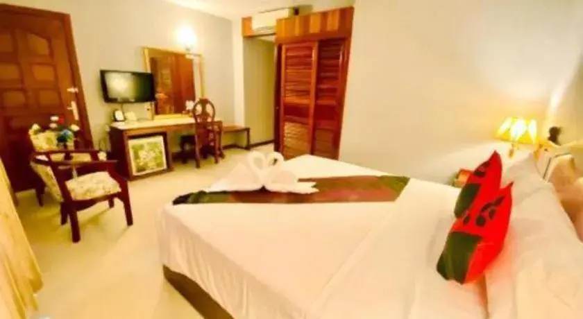 Bed in Midland Hotel Bed in Midland Hotel