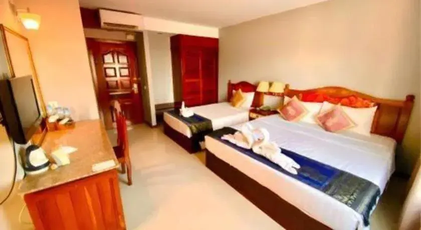 Bed in Midland Hotel Bed in Midland Hotel