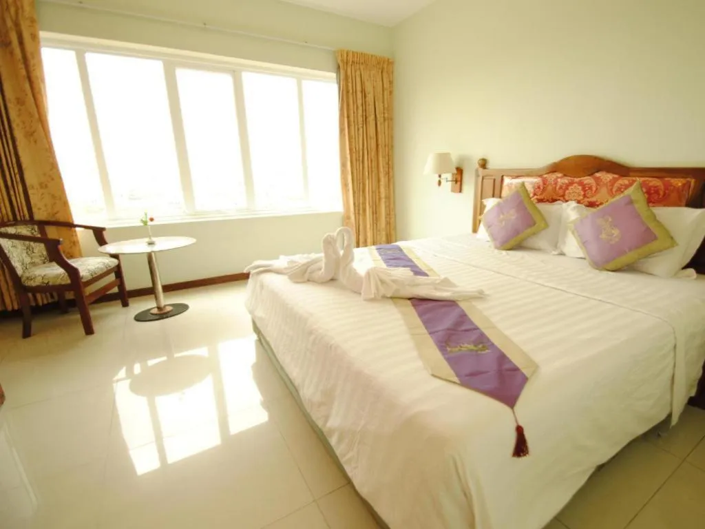 Bed in Midland Hotel