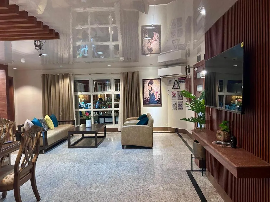 Blueberry Tourist Hotel