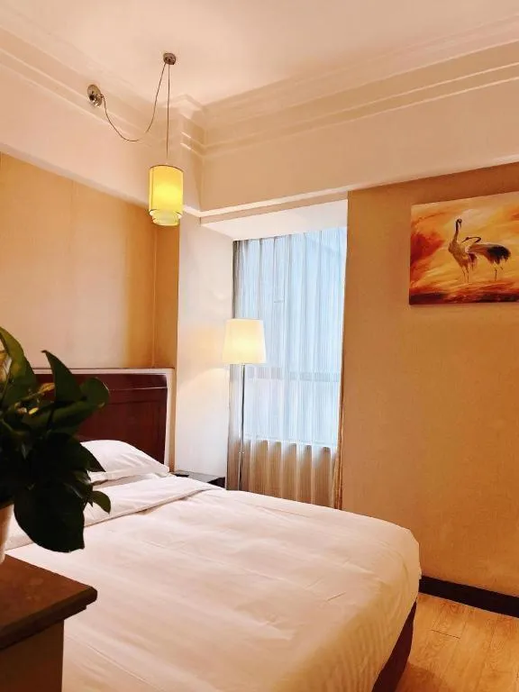 Bed in Jinrong International Hotel