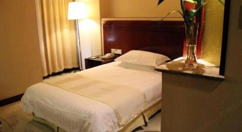 Bed in Jinrong International Hotel