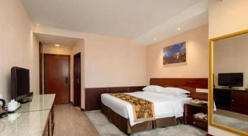 Bed in Jinrong International Hotel