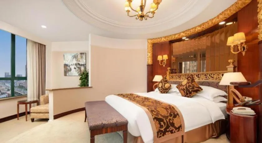 Bed in Jinrong International Hotel