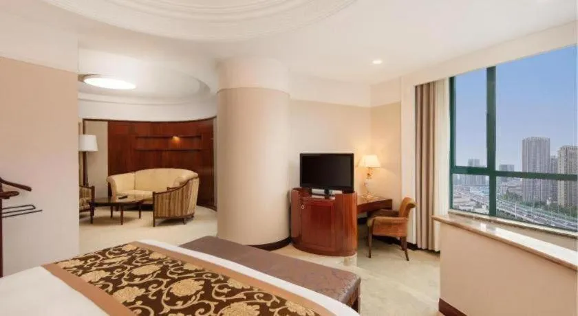 Bed in Jinrong International Hotel