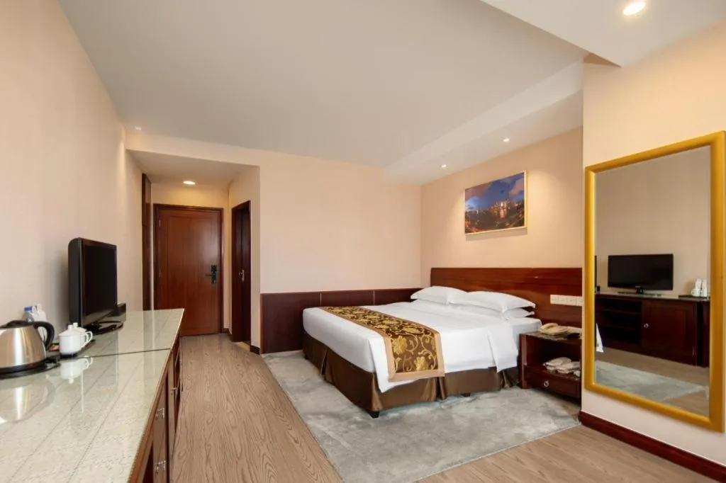 Bed in Jinrong International Hotel