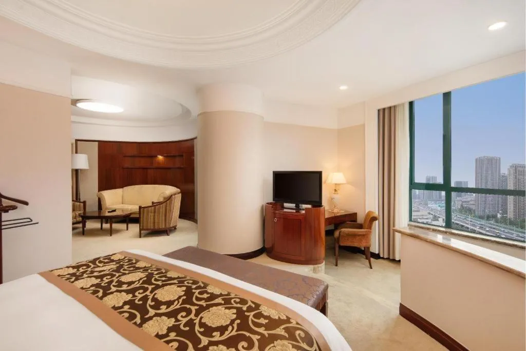 Bed in Jinrong International Hotel