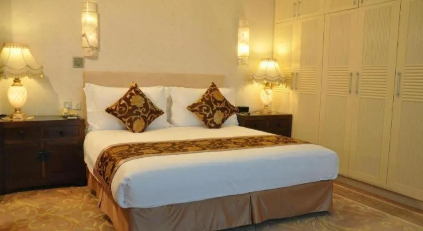 Bed in Jinrong International Hotel