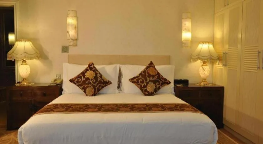 Bed in Jinrong International Hotel