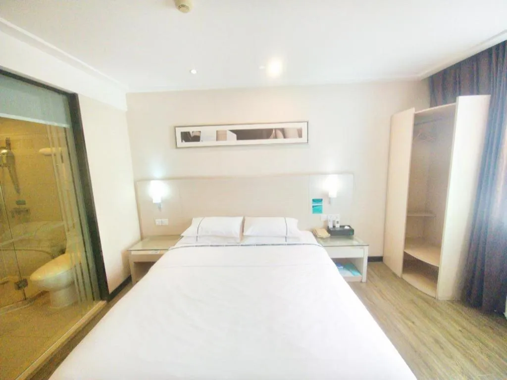 Bed in City Comfort Inn Baise Tianlin