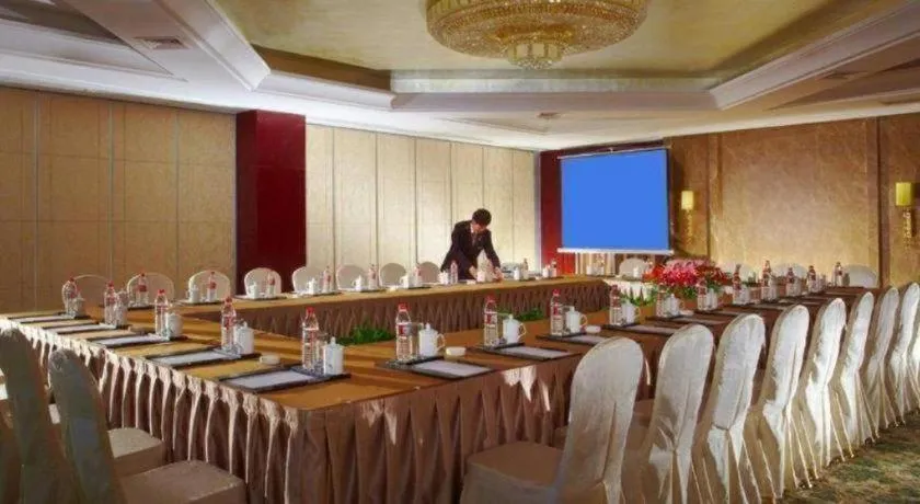 Maison New Century Hotel Cixi