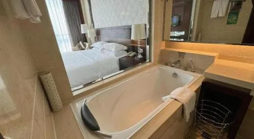 Maison New Century Hotel Cixi