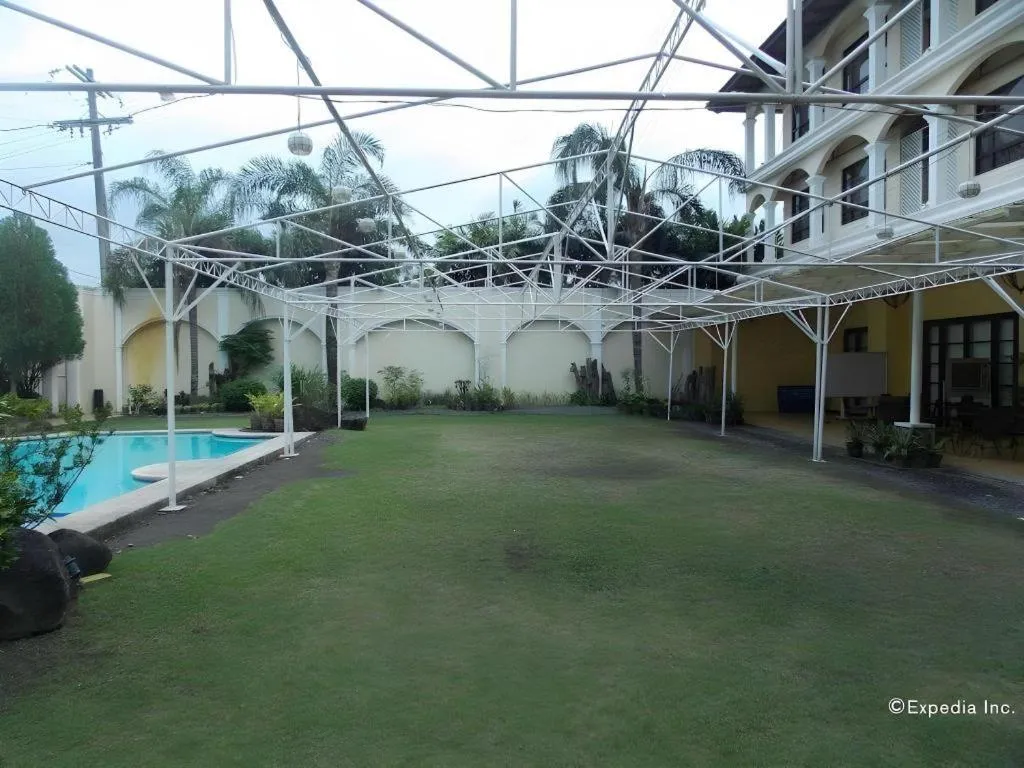 Planta Centro Bacolod Hotel & Residences