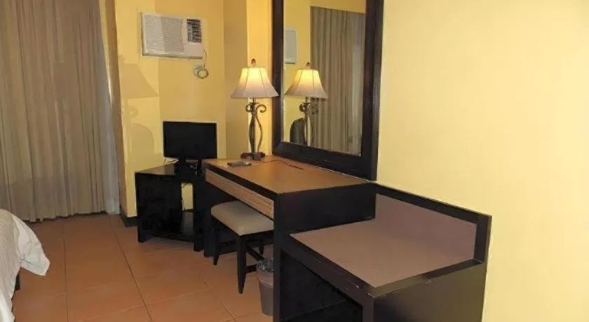 Planta Centro Bacolod Hotel & Residences