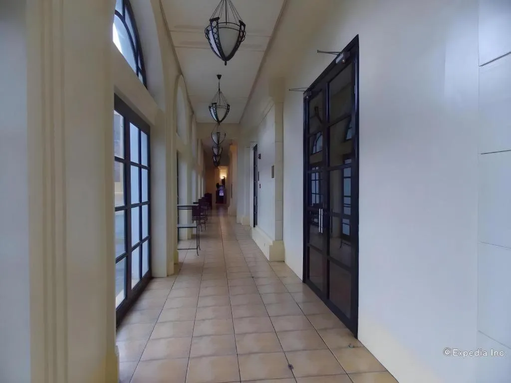 Planta Centro Bacolod Hotel & Residences