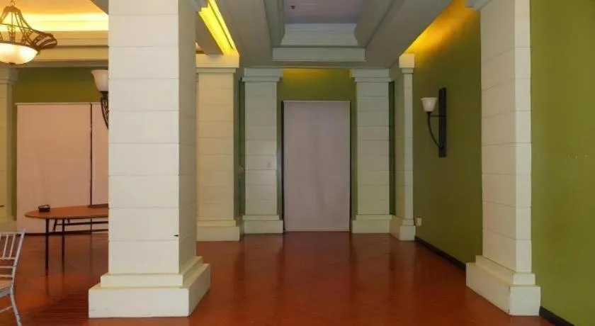 Planta Centro Bacolod Hotel & Residences