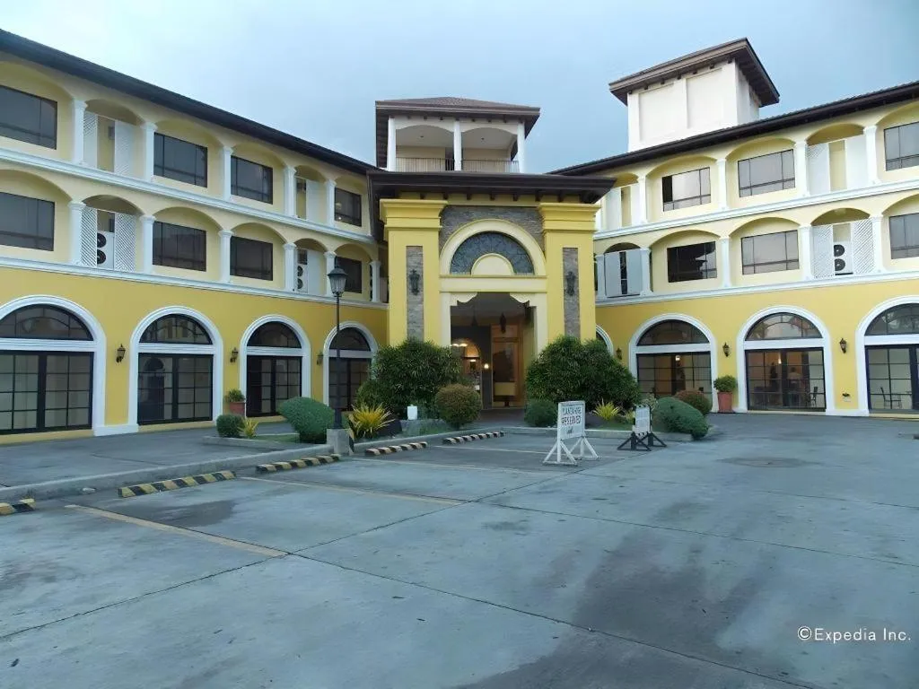 Planta Centro Bacolod Hotel & Residences