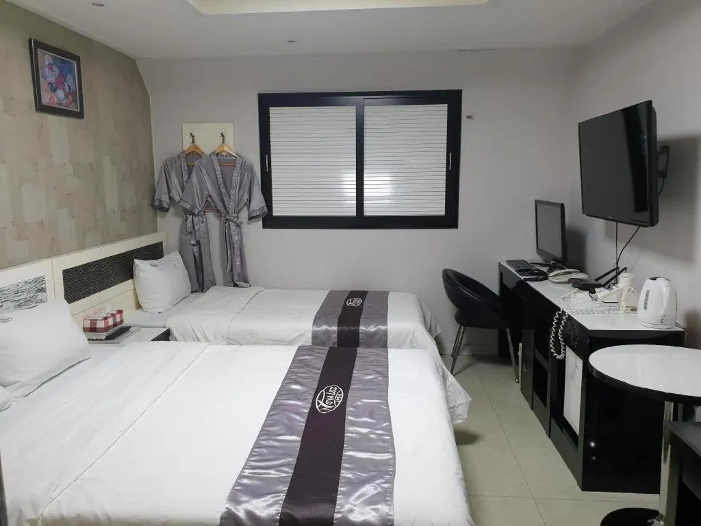 Bed in Novalus Tourist Hotel