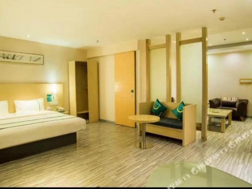 Bed in City Comfort Inn Liuzhou Beique Road Huang Village