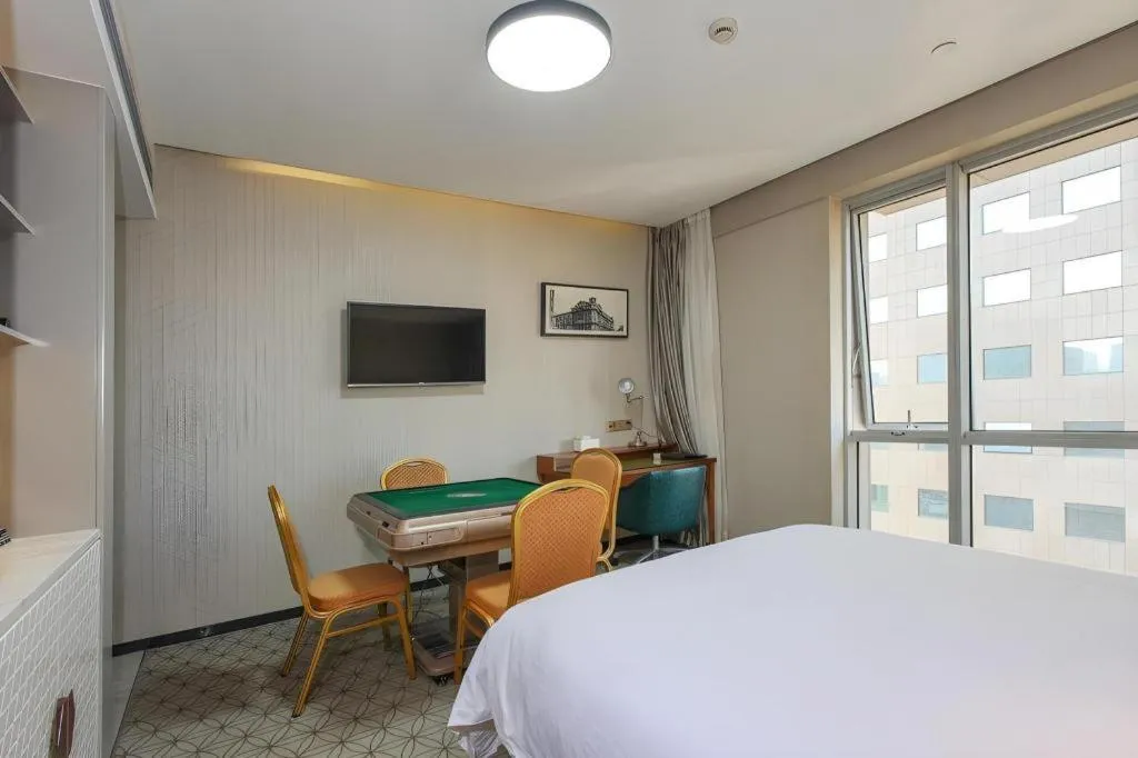 Bed in Shanghai Bund South China Harbour View Hotel