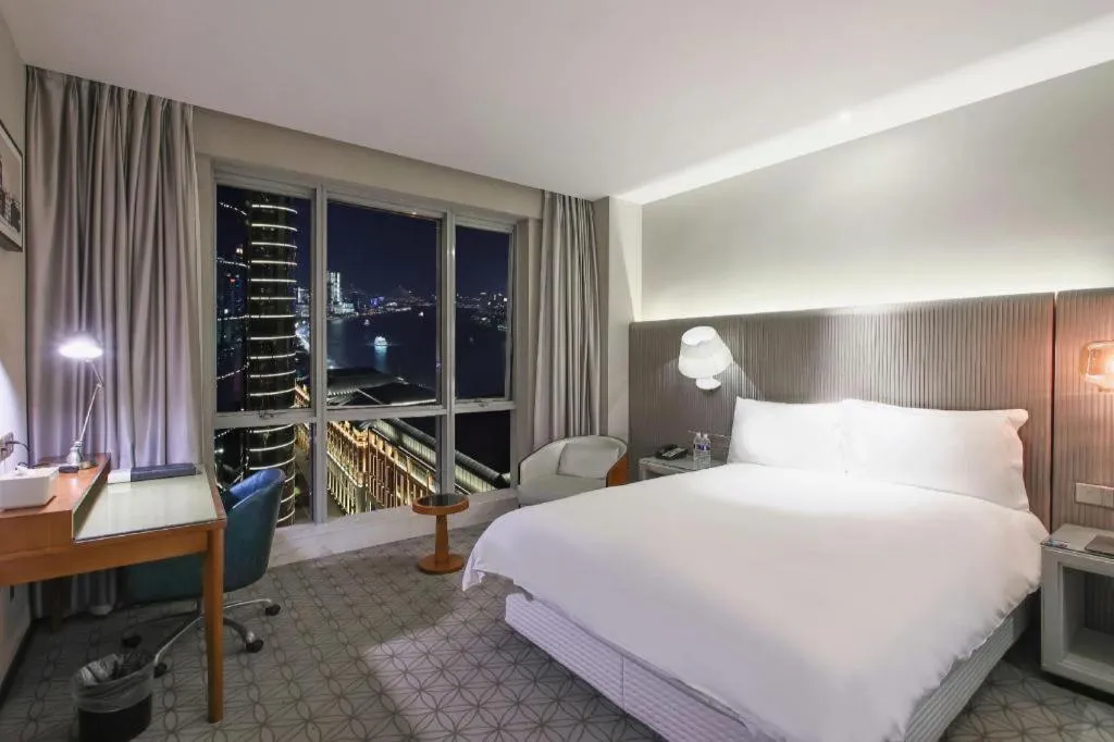 Bed in Shanghai Bund South China Harbour View Hotel